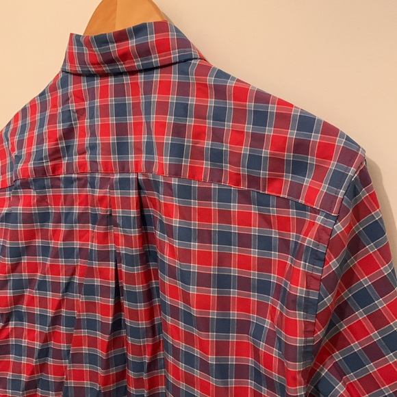 Vineyard Vines (S) - Picture 10 of 15